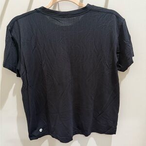 Black Women’s Lululemon work out Shirt